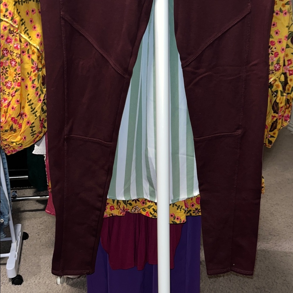 Mudd Deep Red Leggings - Picture 4 of 5